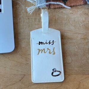 Kate spade Mrs White and Gold Luggage Tag with Ring Design